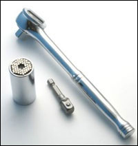 One version of Gator Grip comes with a ratchet and power driver adapter.